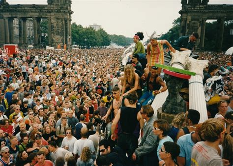 Unbelievable photos of Berlin Love Parade – Only Techno