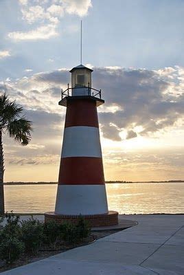 Neal's Lighthouse Blog: Mt. Dora Lighthouse, Mt. Dora, Florida | Beautiful lighthouse, Florida ...