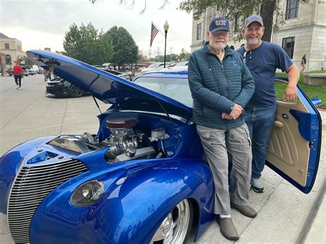 Vintage Auto Show Fills Downtown With Muscle Cars Chromed Up Cruisers