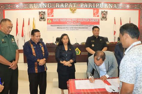 BUPATI DAN DPRD KAB SAMOSIR TANDA TANGANI KESEPAKATAN KUA PPAS RAPBD