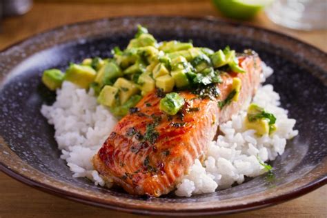 Receta Facil De Salmon En Salsa De Cilantro Delicioso