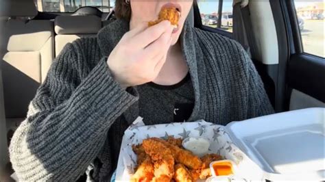 Hardee S Chicken Tender Platter Feast Eating Show Mukbang Youtube