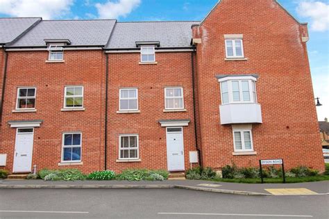 Dyson Road Redhouse Swindon Sn25 4 Bed Terraced House £300 000