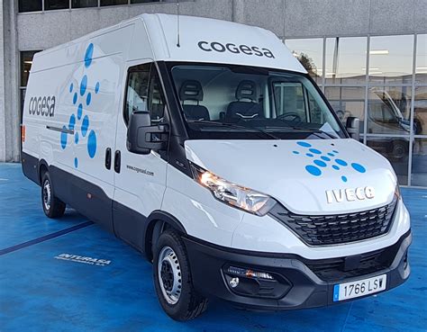 Inturasa P Rez Rumbao Entrega A Cogesa Un Furg N Iveco Daily