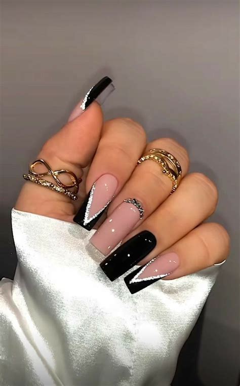 Pin By Leona On Nail Design Gold Acrylic Nails Black Nails Gel Nails