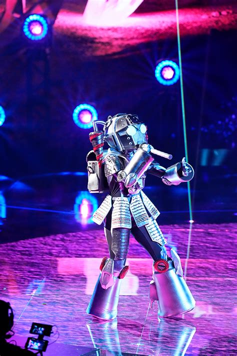 ‘the Masked Singer Is Robo Girl Is America Ferrara Exclusive Hollywood Life