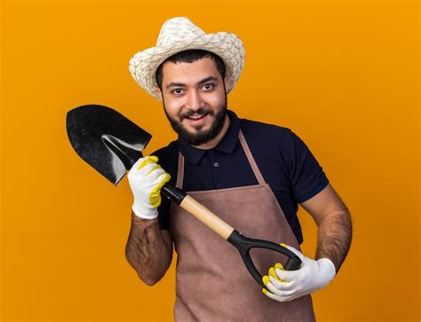 Alegre Joven Jardinero Var N Cauc Sico Vistiendo Gorro De Jardiner A Y