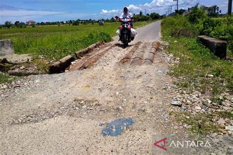 Warga Keluhkan Jembatan Antargampong Rusak Antara News Aceh