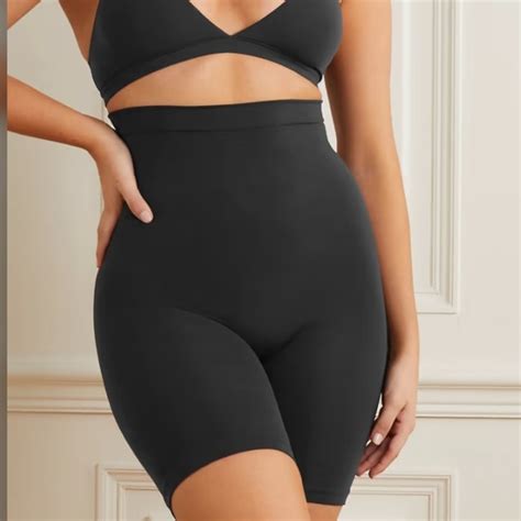 Skims Intimates Sleepwear Seamless Sculpt Mid Thigh Short Onyx