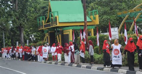 HUT RI Ke 77 PKS Tanjungpinang Flash Mob Di Pamedan PKS Kepri