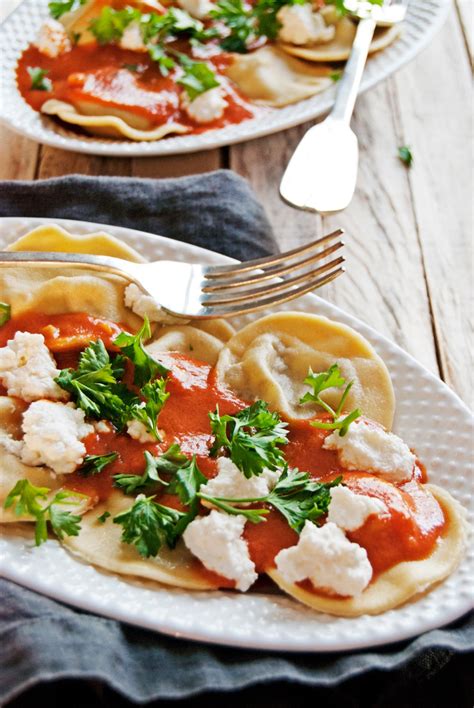 Beef Ravioli With Tomato Sauce The Charming Detroiter