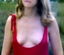 Milf Braless In Low Cut Dancing Top Porn Pic