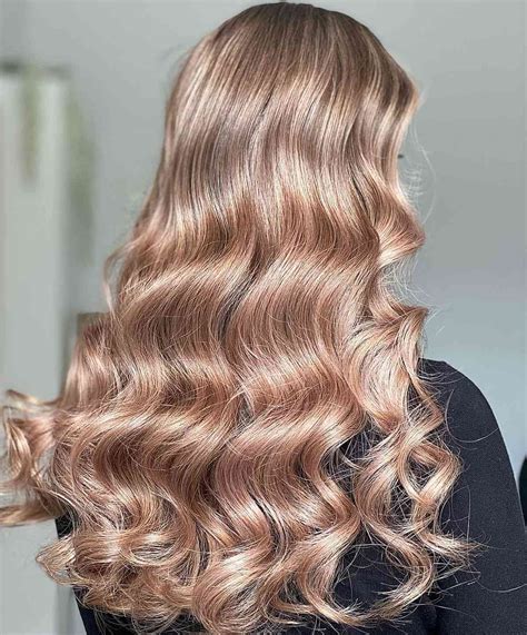 Best Light Strawberry Blonde Hair Color Ideas To Match Your Skin Tone