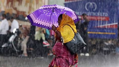 Heavy Rainfall Lashes Mumbai More Showers Expected Till July 7 Watch