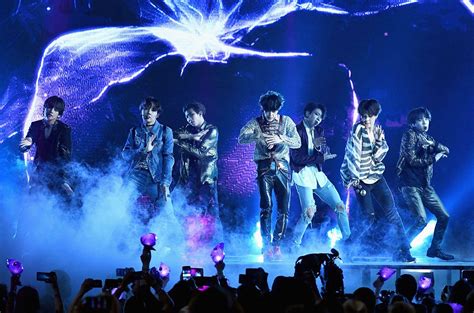 BTS Live Wallpapers - Top Free BTS Live Backgrounds - WallpaperAccess