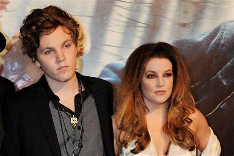 Lisa Marie Presley Descansará En Graceland Junto A Su Hijo