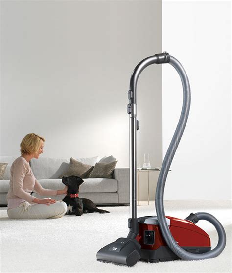 MIELE COMPACT C2 CAT AND DOG POWERLINE VACUUM CLEANER