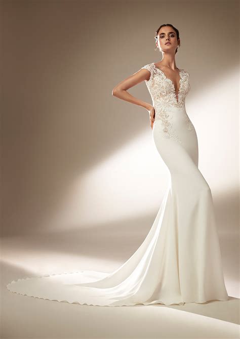 Robes de mariée sur Atelier Pronovias SWANSON Mariages net