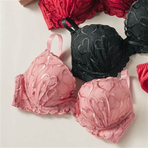 キュートなハート刺繍しっかり盛って安定感 レーシーメイクブラ002 品番FDLW0001865 fran de lingerie