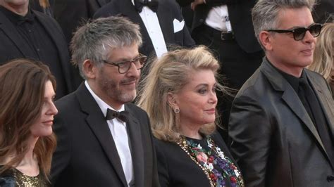 Cannes Catherine Deneuve Et Chiara Mastroianni Sur Le Tapis Rouge De