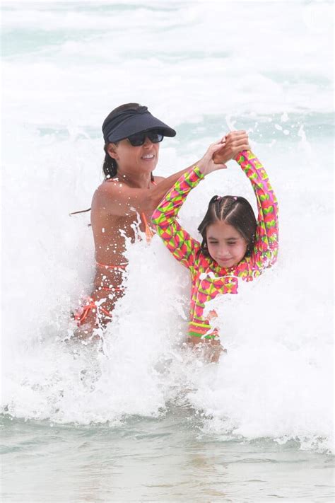 Foto Maria Flor tem 8 anos e é filha de Deborah Secco Hugo Moura