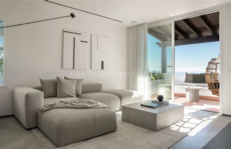 SOPHISTICATED FRONT LINE BEACH PENTHOUSE FOR SALE IN ALCAZABA BEACH