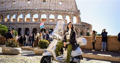 Wycieczka Skuterem Vespa Po Rzymie Z Pro Photographer Getyourguide