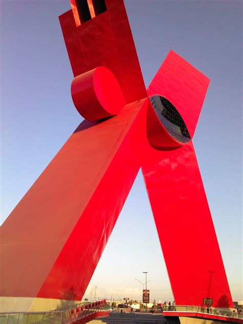 Plaza De La Mexicanidad Monumento A La X Creada Por El Escultor