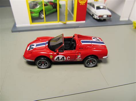 Hot Wheels Ferrari Racer Dino GT