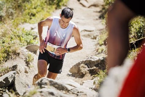 VIDÉO L ultra traileur Kilian Jornet exténué mais heureux après 486km