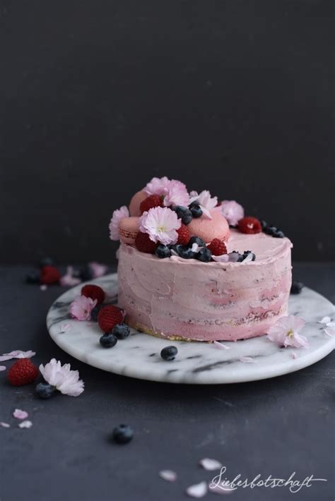 März Weekend Naked Cake zu Ostern und erste Frühlingsdeko im Loft