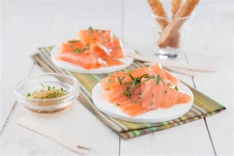 Carpaccio Saumon Fume Aux Pices G G Le Fumoir De Provence