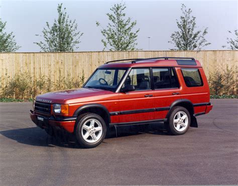 Land Rover Discovery Models Over the Years - CarGurus.co.uk