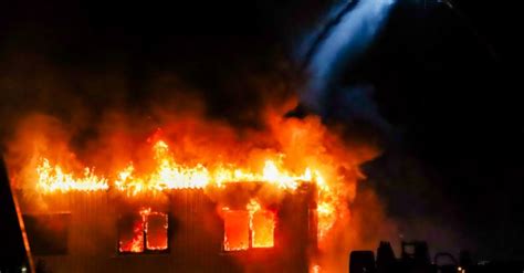Grote Uitslaande Brand In Pand Delden Meerdere Woningen Ontruimd