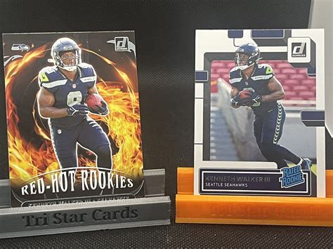 Panini Donruss Red Hot Rookies Base Kenneth Walker Iii Seahawks