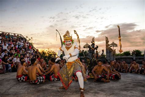 Garuda Wisnu Kencana Gwk Uluwatu Temple And Kecak Dance Tour 7 Jam