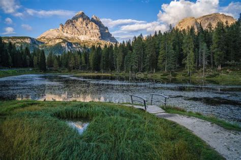 Lago Antorno Laketre Cime Di Lavaredo Mountain In Background