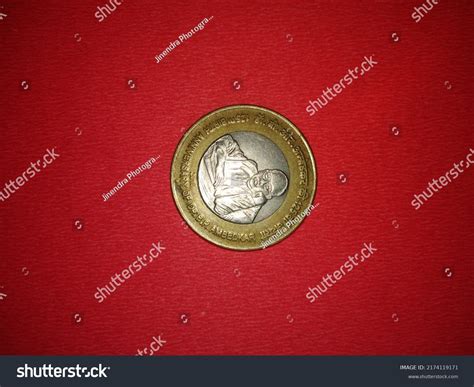 855 One rupee old indian coin Images, Stock Photos & Vectors | Shutterstock