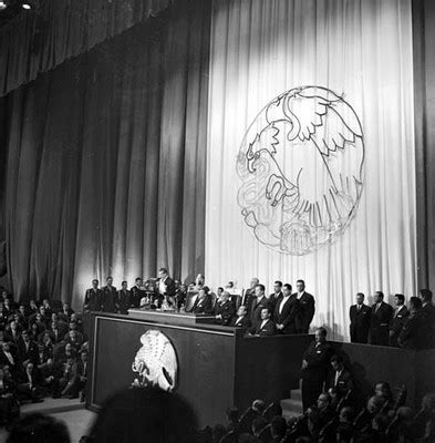 Adolfo López Mateos pronunciando un discurso durante su toma de