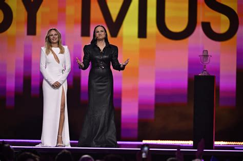 Malin Akerman y Petra Mede las presentadoras de Eurovisión 2024 Foto