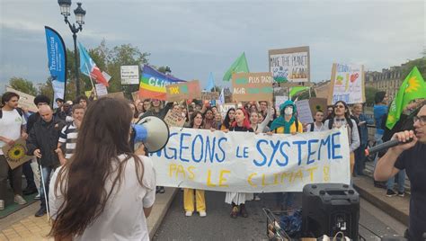 EN IMAGES Marche pour le climat environ 500 participants à Bordeaux