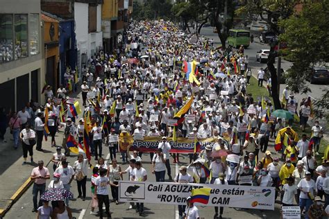 No M S Petro Colombianos Protestan Por Primera Vez Contra Su Gobierno