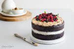 Naked Cake Al Cioccolato Con Frutti Di Bosco E Spalmabile Gold