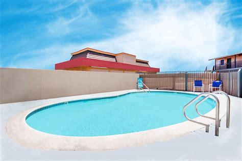 Travelodge by Wyndham Barstow | Barstow, CA Hotels