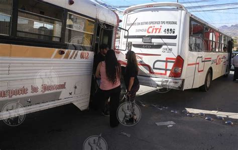 Deja Lesionadas Choque Entre Dos Camiones De Transporte De Personal