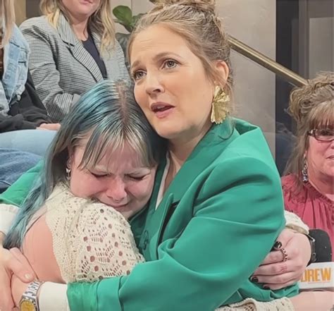 Drew Barrymore Stops Her Show Because Of A Crying Fan And The Reason