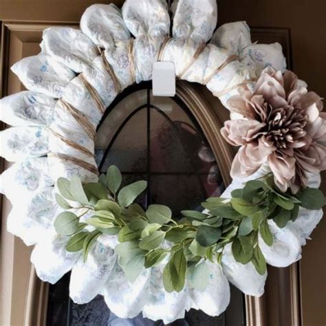 How To Make Diaper Wreaths Simple Diy Pinkpopdesign Diaper Wreath