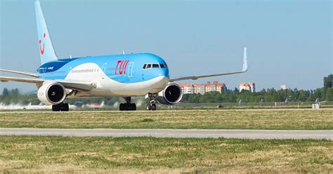 TUI flight from Tenerife to Glasgow declares medical emergency - Daily ...