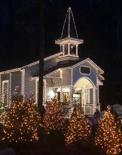 Christmas At The Smoky Mountain Opry Pigeon Forge TN Tripster