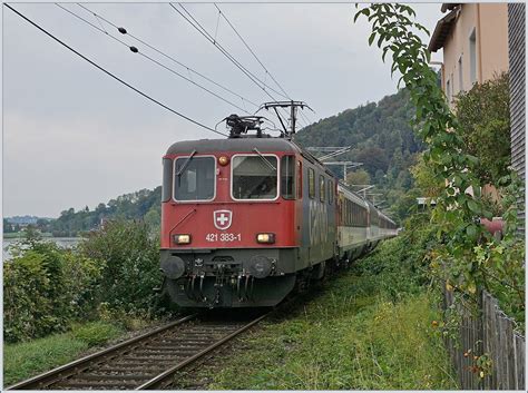 Kurz vor Bregenz ist SBB Re 421 383 1 mit einem EC von München nach